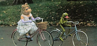 GMC-CouldntWeRide-KermitPiggy2.jpg (102 KB)