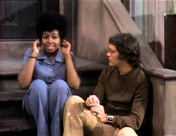 Susan and Rafael count 2 in English and Spanish (First: Episode 0276)