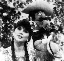 LindaElmoTrumpet.jpg (390 KB)