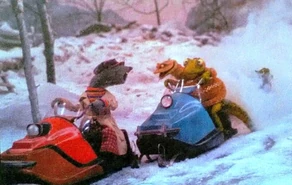 EmmetOtter-Snowmobiles2.jpg (458 KB)