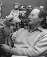 Bob Pelham with Kermit prototype 1977