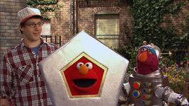 Elmo as a pentagon (Episode 4261)