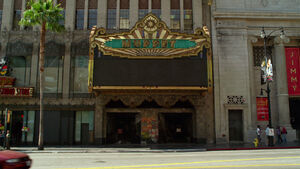 For The Muppets filming, the exterior of the El Capitan theater stood in for the exterior of The Muppet Theater.