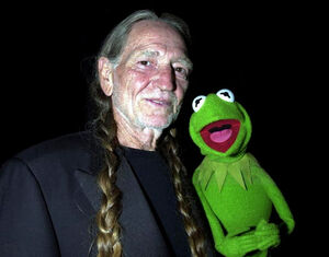 Willie Nelson and Kermit June 14, 2001.jpg