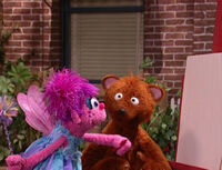 Baby Bear helps Abby Cadabby draw an I (First: Episode 4142)