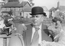 GMC-RoberMorley-MuppetTrio.jpg (121 KB)