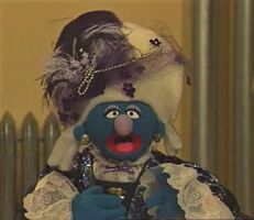 2943-LadyInWaiting.jpg (65 KB) Lady in Waiting