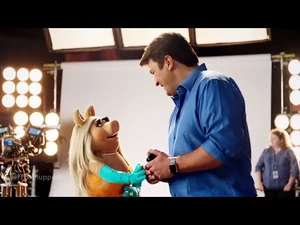 Miss_Piggy_and_Nathan_Fillion