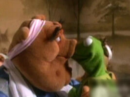 Kermit & Howard TubmanIt's a Very Merry Muppet Christmas Movie blooper
