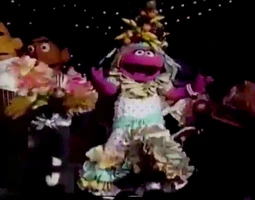 Big bird hollywood 02.jpg (126 KB)