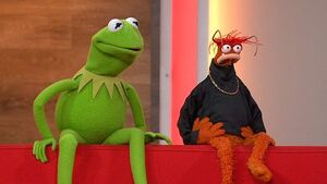 KermitandPepe-Daybreak-ITV-(2012.11