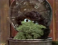 0683-OscarMaria.jpg (157 KB) Oscar the Grouch as MariaSesame Street Episode 0683
