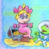 Pigg mermaid lunchbox.jpg (89 KB) 1985 Thermos lunchbox