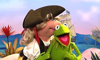 Kermit & Girl PirateMuppet Treasure Island Sing Along