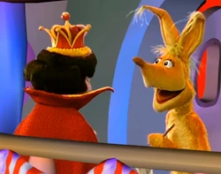 Regina-MTH.jpg (355 KB) A less-obstructed view of the Queen in "Max The Hero"