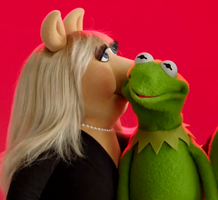 Constantine & Miss PiggyMuppets Most Wanted promo