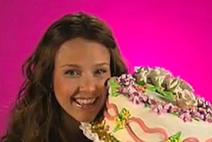 Jessica Alba & a cakeSesame Street Episode 4184