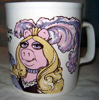 PIGGY ANNIE Mug3