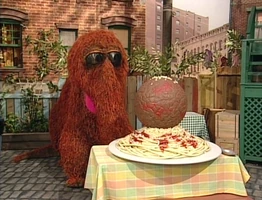 Snuffy sings "On Top of Spaghetti"