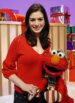 AnneHathaway-Elmo.jpg