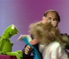 Charles Aznavour & Miss PiggyThe Muppet Show episode 109