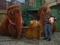 Episode 3775Mommy Snuffleupagus leaves her children with babysitter Gordon while she attends a meeting.