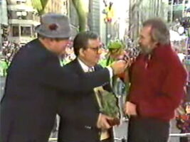 Rollieaward.jpg (161 KB) Jim Henson and Kermit receive the Rollie Award, 1987