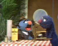 Waiter Grover: Cluck-Cluck Sandwich (120 KB) Cluck-Cluck Sandwich