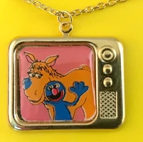 Femic pendant tv grover horse.jpg (283 KB)