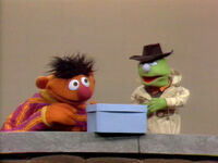 Lefty the Salesman: Ernie & Box Salesman (First: Episode 0081)