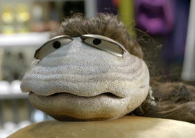 Chloe the Clam in The Muppets Take the Bowl