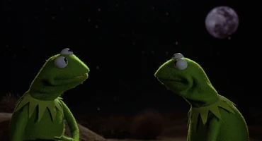 Kermitsmoon.jpg (530 KB) Kermit The Muppet Movie