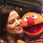 Salenger-Ernie.jpg (110 KB) Meredith Salenger with Ernie