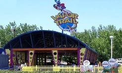 Vapor-trail1.jpg (95 KB) Vapor TrailOpened in 1998