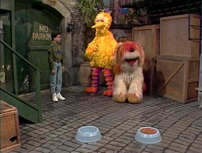 Classic Sesame Street - Barkley Loves To Eat 