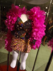 Glam1.jpg (47 KB) Julien Macdonald dress