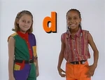 Girlsclapyankeedoodle.jpg (137 KB) Cheering for "D"