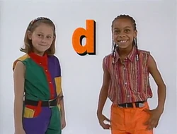 Girls clap Yankee Doodle (First: Episode 3305)