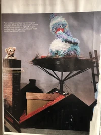 1999, issue number unknown (page 1). A new season of Sesamstraat introduces a rebuild of Pino, with an early photo from 1977.