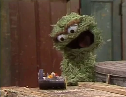 1373e.jpg (32 KB) "Hey Little Worm"