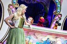 Juliet Sesame Street 3.jpg (192 KB)