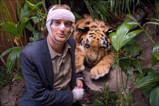 Owen Wilson on set with the tiger