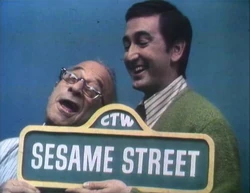 ClosingSign-BobHooperSS0080