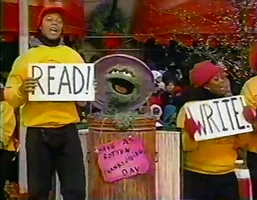 OscarSign-Macy's1994.jpg (134 KB) Macy's Thanksgiving Day Parade 1994