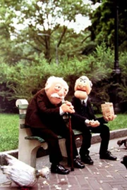 Poster-S-W-Feeding-Pigeons.jpg (35 KB) Statler & Waldorf feeding pigeons