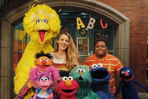 Blake Lively SS.jpg (268 KB) Blake Lively with Big Bird, Ernie, Abby, Elmo, Rosita (absent from the special), Cookie Monster, Chris and Grover
