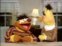 Ernie & Bert: "X" Bandage (First: Episode 0013)