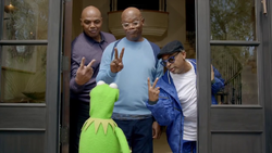 CapitalOne-Kermit&Piggy02-(2015-11-16)