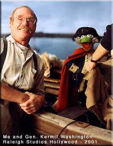 Kermit with "Scenic Artist" Steve Turnbull in 2001