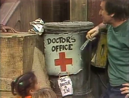 0698-OscarSign1.jpg (40 KB) Episode 0698